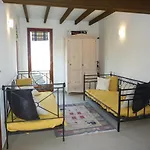 Hermitage Mimosa * بورتو فالترافاغليا